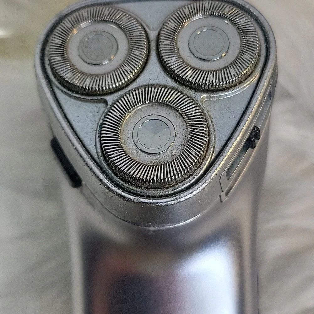 Vintage‎ Norelco Adjustable Tripleheader Electric Shaver With Case